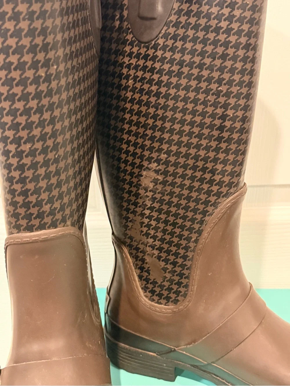 L.L Bean Brown Women's Houndstooth Tall Rain Boots, size 6